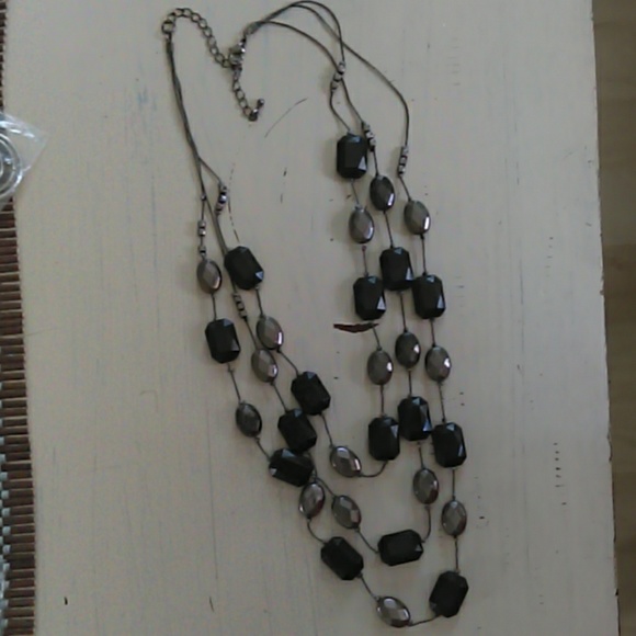 Black and gun metal bead necklace - Picture 1 of 2